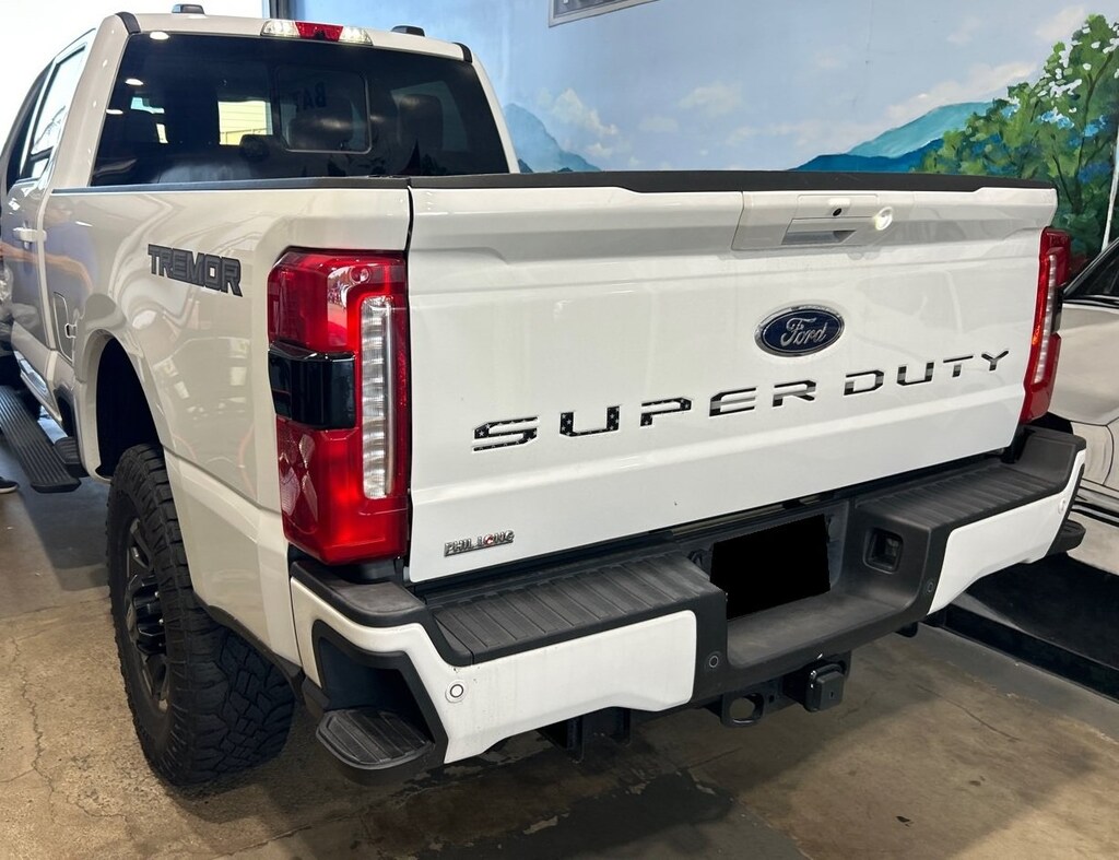 Used 2024 Ford F-250SD Lariat Truck