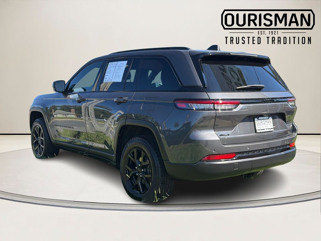 Used 2024 Jeep Grand Cherokee Altitude SUV