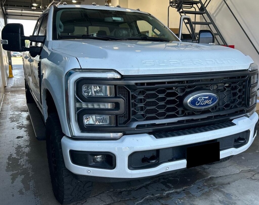 Used 2024 Ford F-250SD Lariat Truck