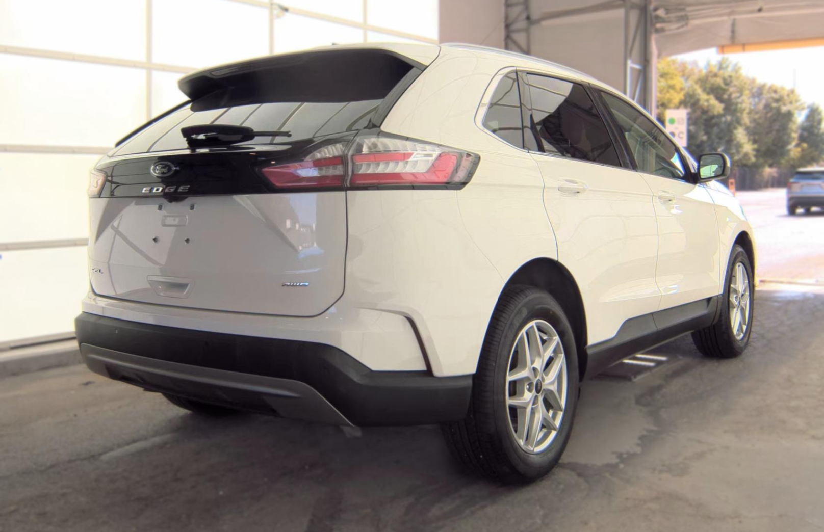 Used 2024 Ford Edge SEL SUV