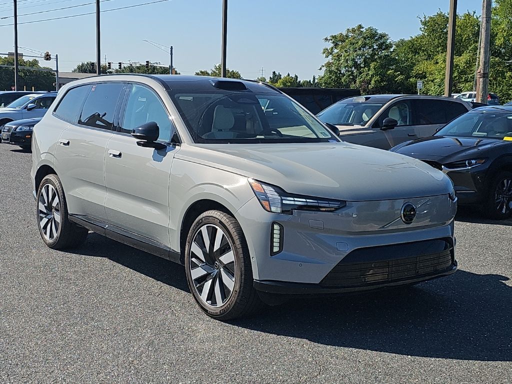 2025 Volvo EX90