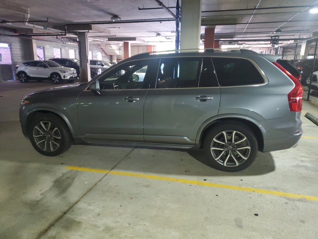 Used 2017 Volvo XC90 T6 Momentum SUV