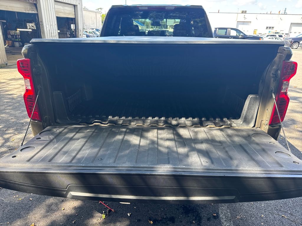 2023 Chevrolet Silverado 1500 LT - Photo 9