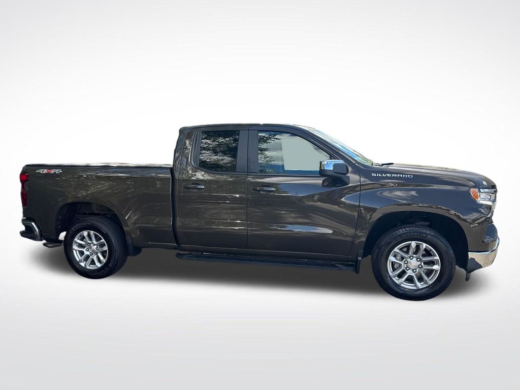 2023 Chevrolet Silverado 1500 LT - Photo 13