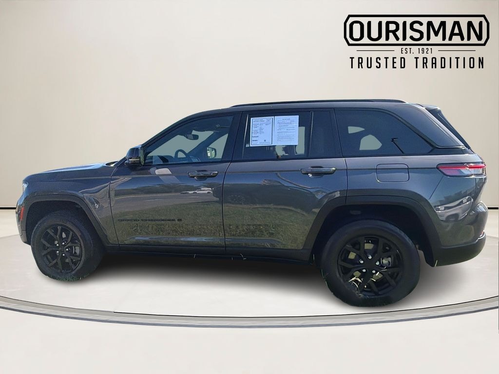 Used 2024 Jeep Grand Cherokee Altitude SUV