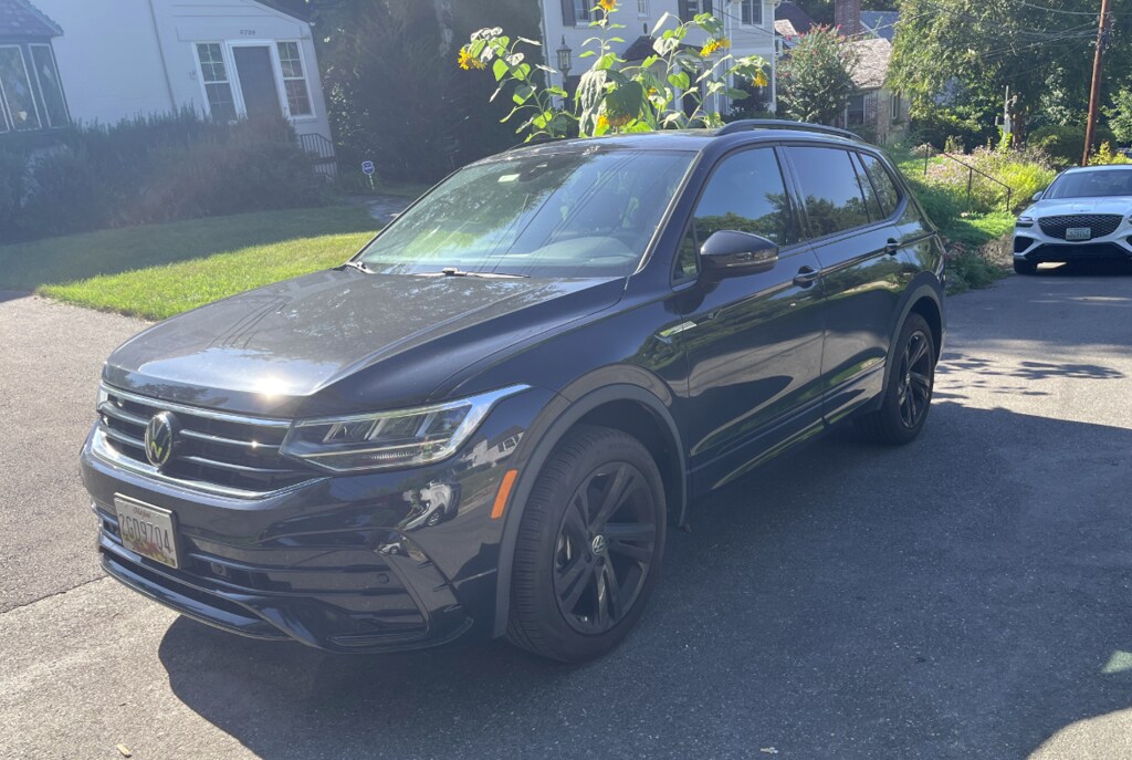 Certified 2024 Volkswagen Tiguan 2.0T SE R-Line Black SUV