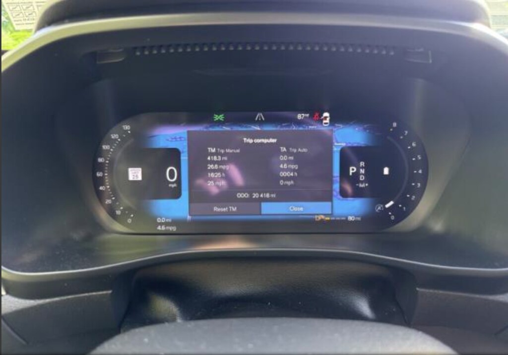 Certified 2024 Volvo XC40 B5 Plus Dark Theme SUV