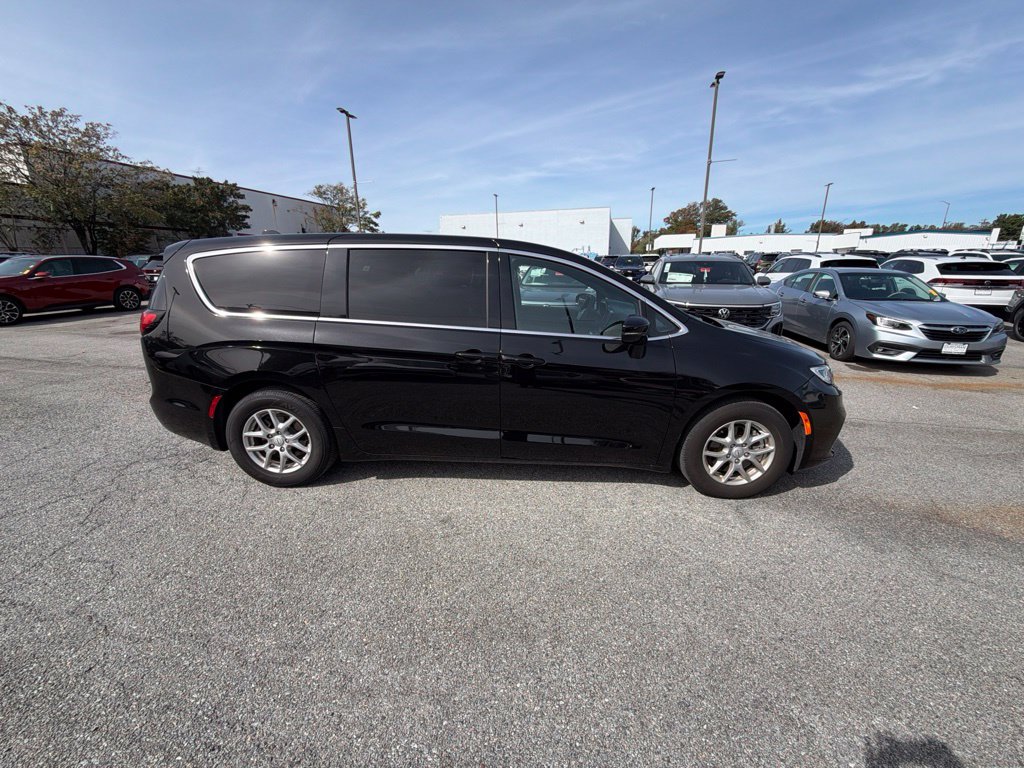 Used 2026 Chrysler Pacifica Select Minivan/Van