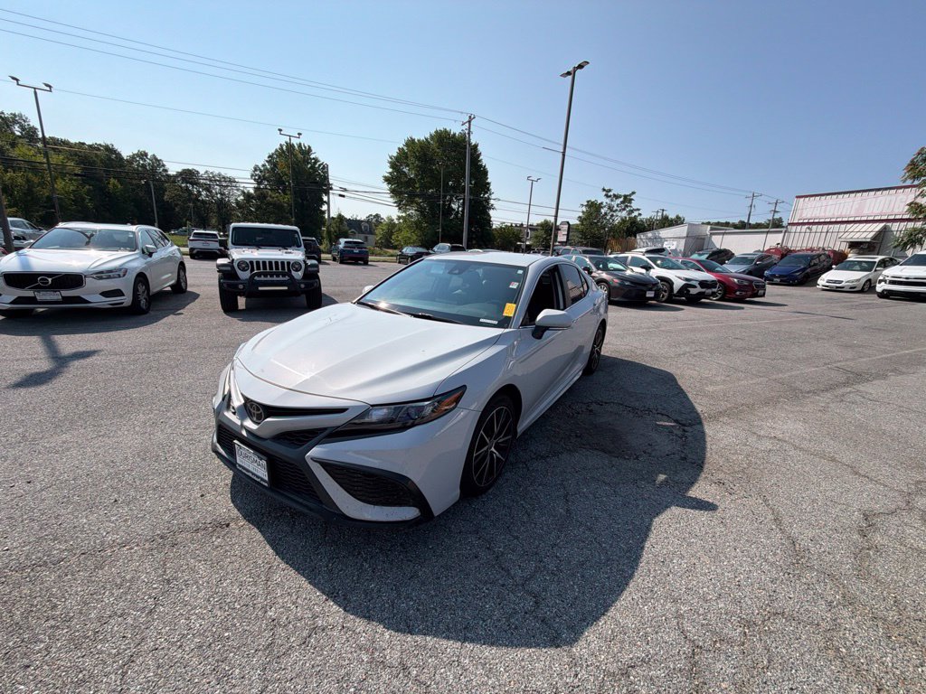 Used 2023 Toyota Camry SE Sedan