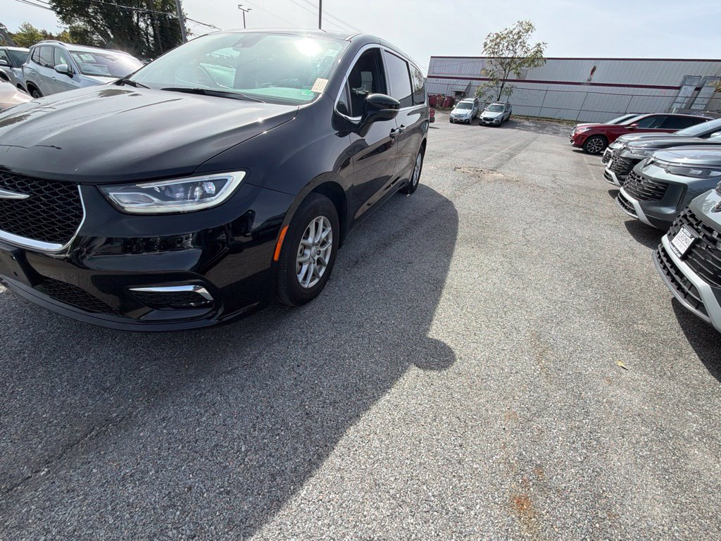 Used 2026 Chrysler Pacifica Select Minivan/Van