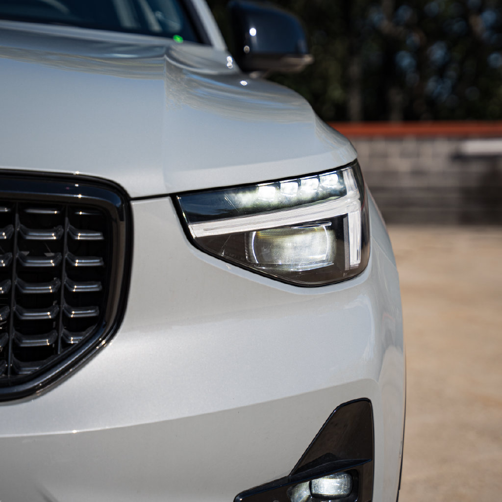 Certified 2025 Volvo XC40 B5 Plus Dark Theme SUV