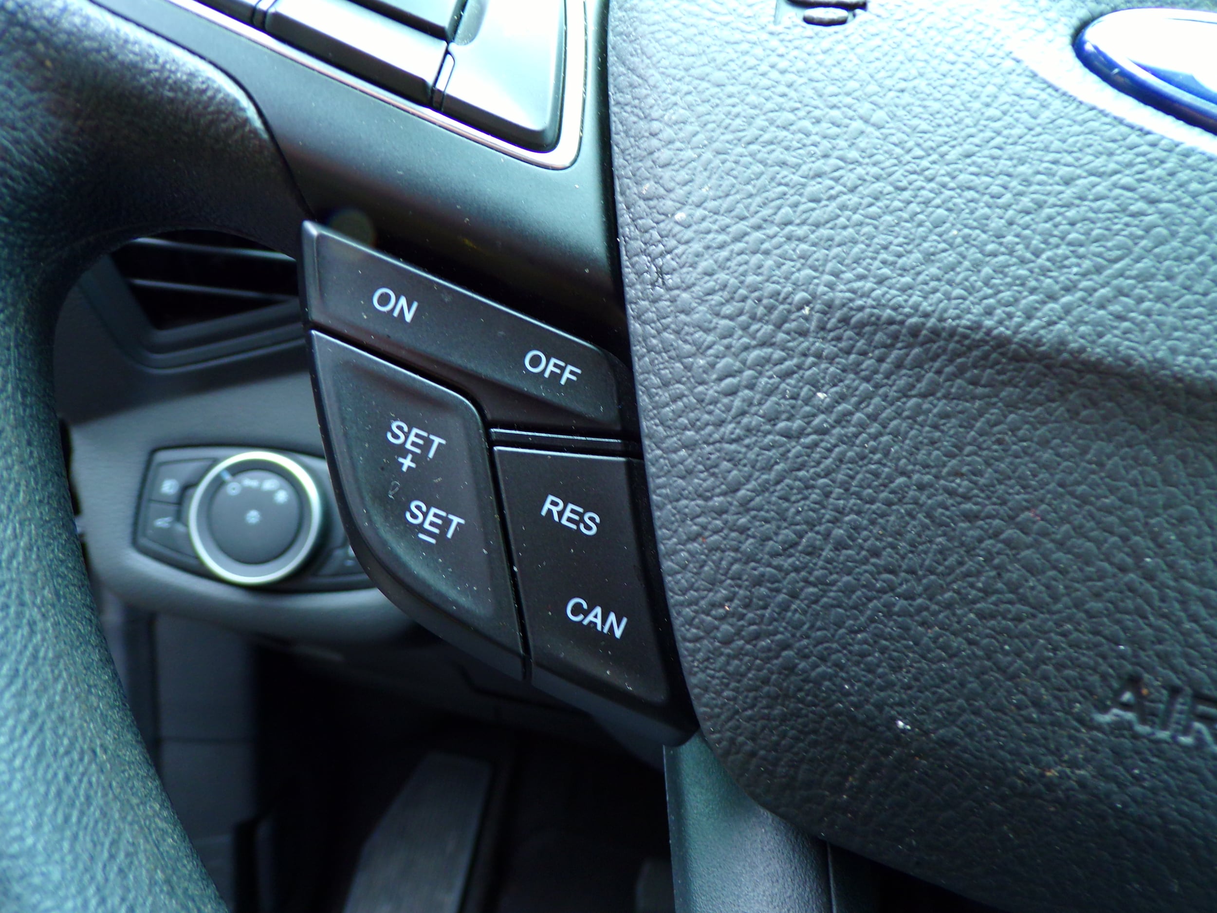 2017 Ford Escape SE - Photo 24