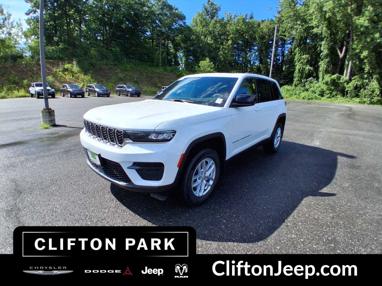 New 2026 Jeep Grand Cherokee LAREDO X 4X4 Sport Utility