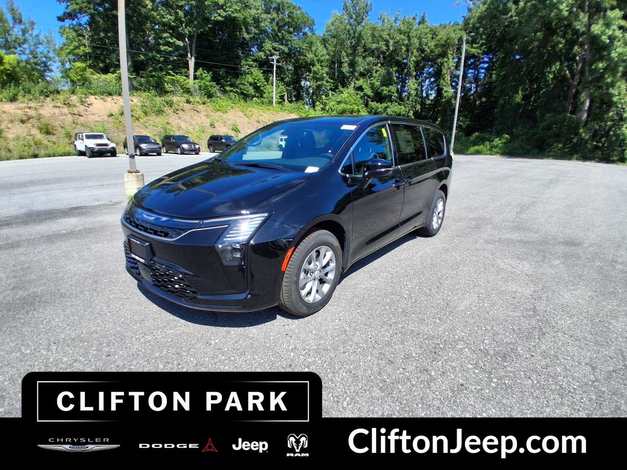 2027 Chrysler Pacifica SELECT AWD Passenger Van