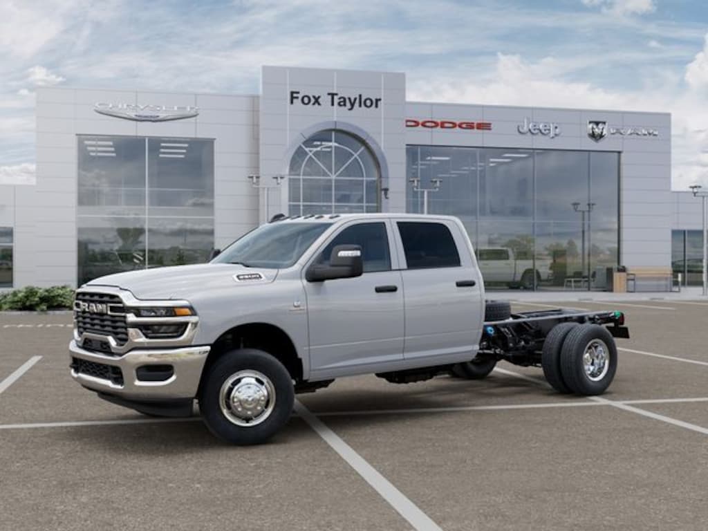 New 2026 Ram 3500 Chassis Cab TRADESMAN CREW 4X4 60' CA Pickup