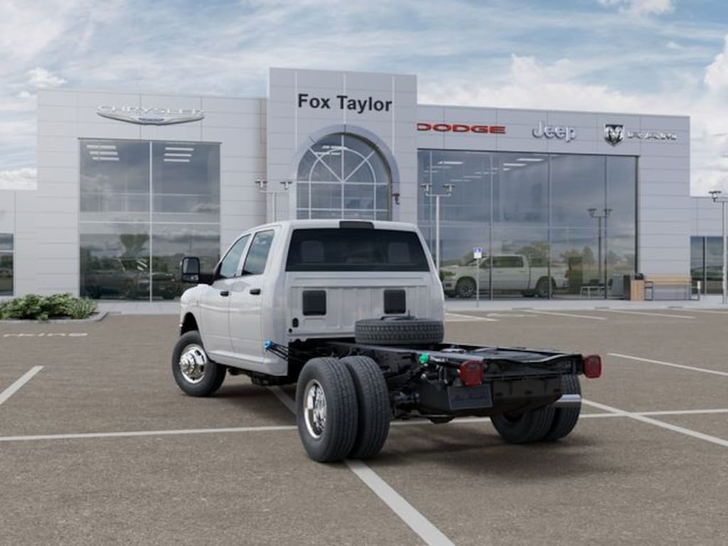 New 2026 Ram 3500 Chassis Cab TRADESMAN CREW 4X4 60' CA Pickup