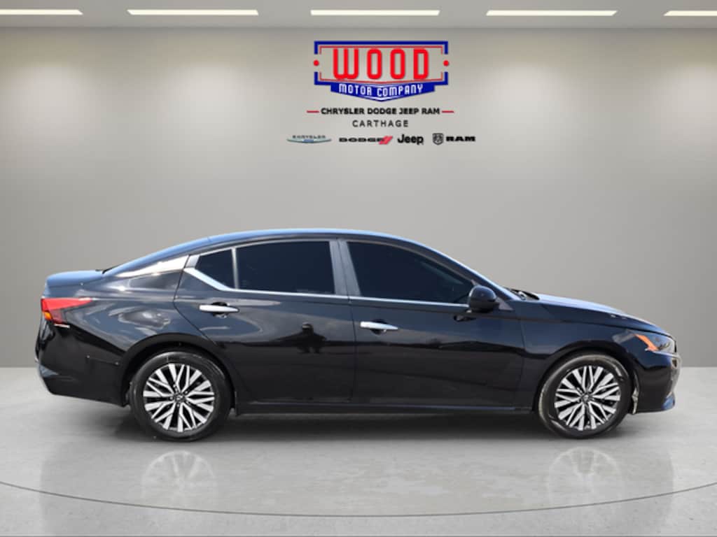 Used 2023 Nissan Altima 2.5 SV Sedan