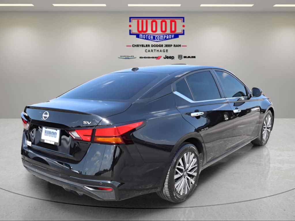 Used 2023 Nissan Altima 2.5 SV Sedan