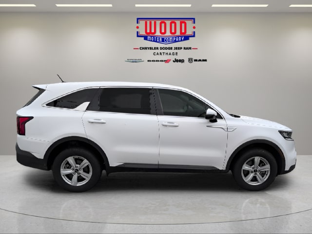 Used 2022 Kia Sorento LX with VIN 5XYRGDLC9NG124057 for sale in Carthage, MO