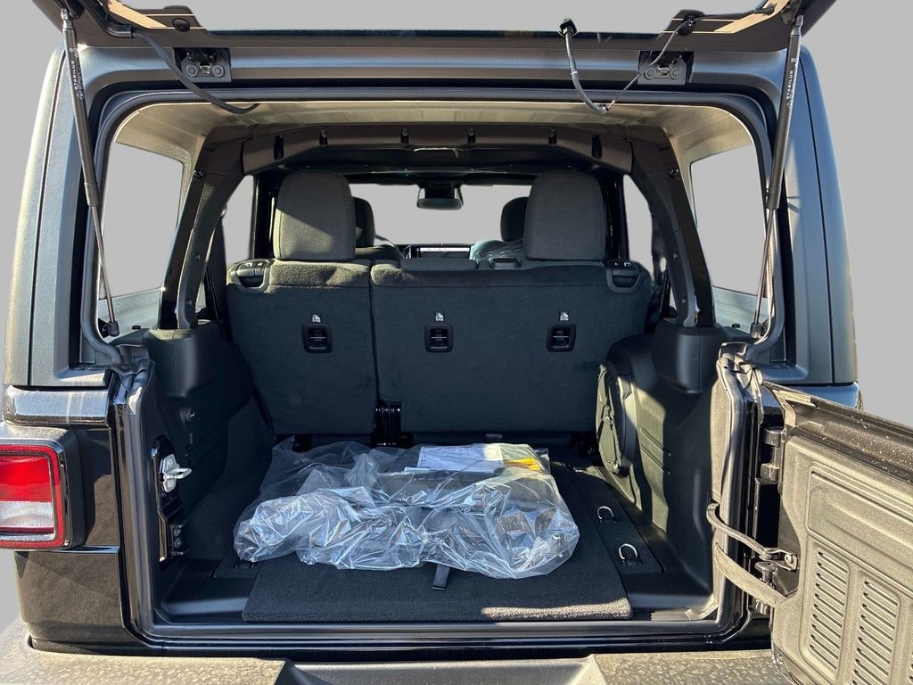 New 2026 Jeep Wrangler 4-DOOR SPORT S Sport Utility