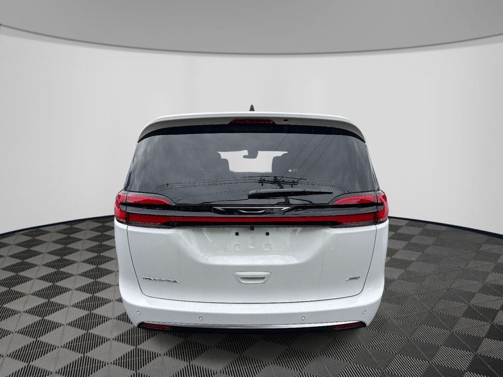 New 2027 Chrysler Pacifica SELECT AWD Passenger Van