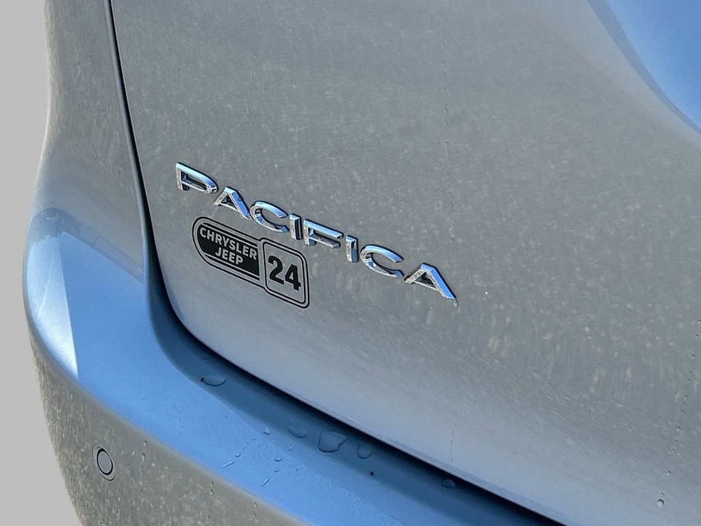 2026 Chrysler Pacifica Select - Photo 14