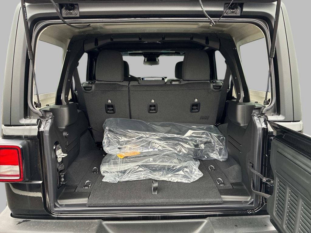 New 2026 Jeep Wrangler 4-DOOR SPORT S Sport Utility