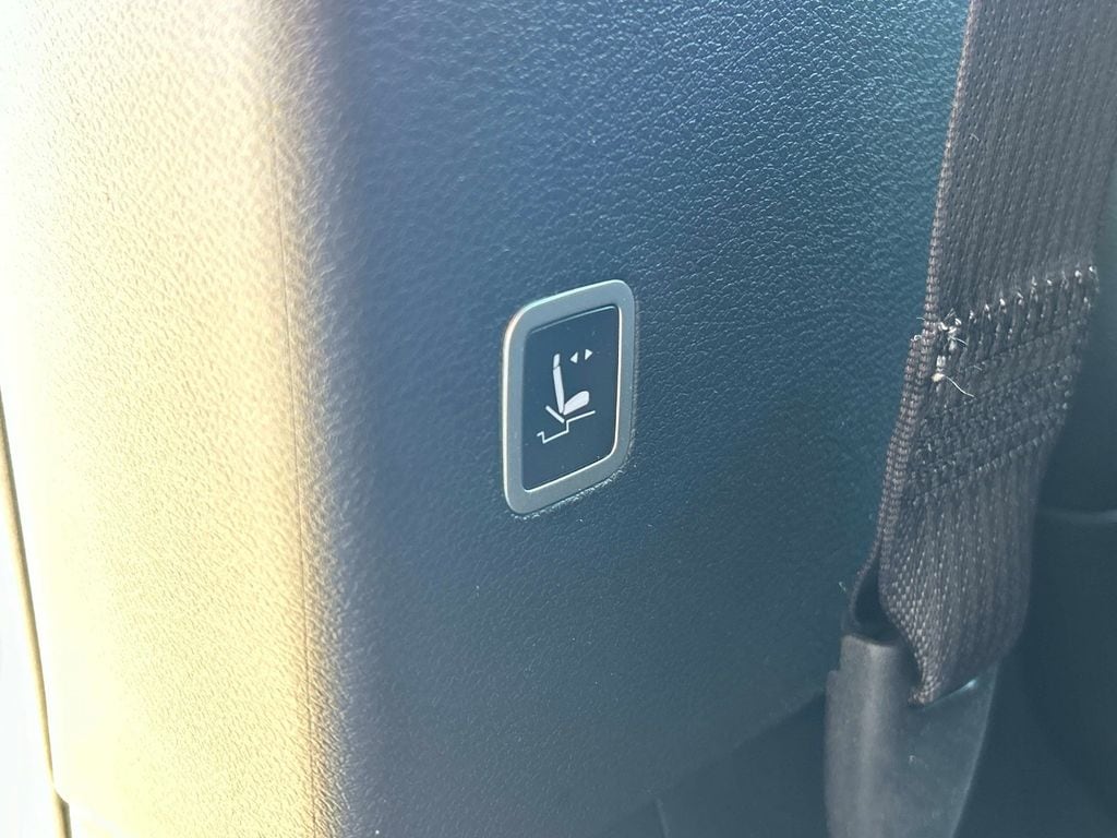 2026 Chrysler Pacifica Select - Photo 24
