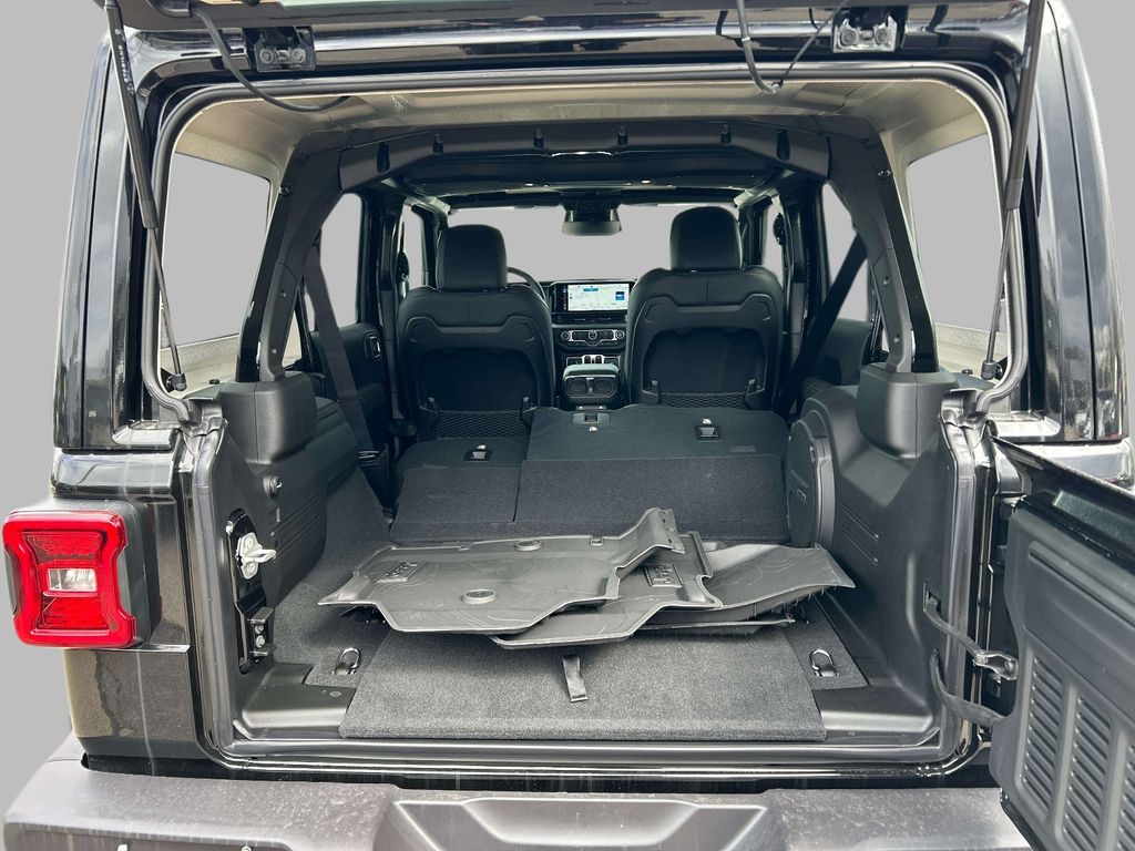 2026 Jeep Wrangler 4-Door Sahara - Photo 7