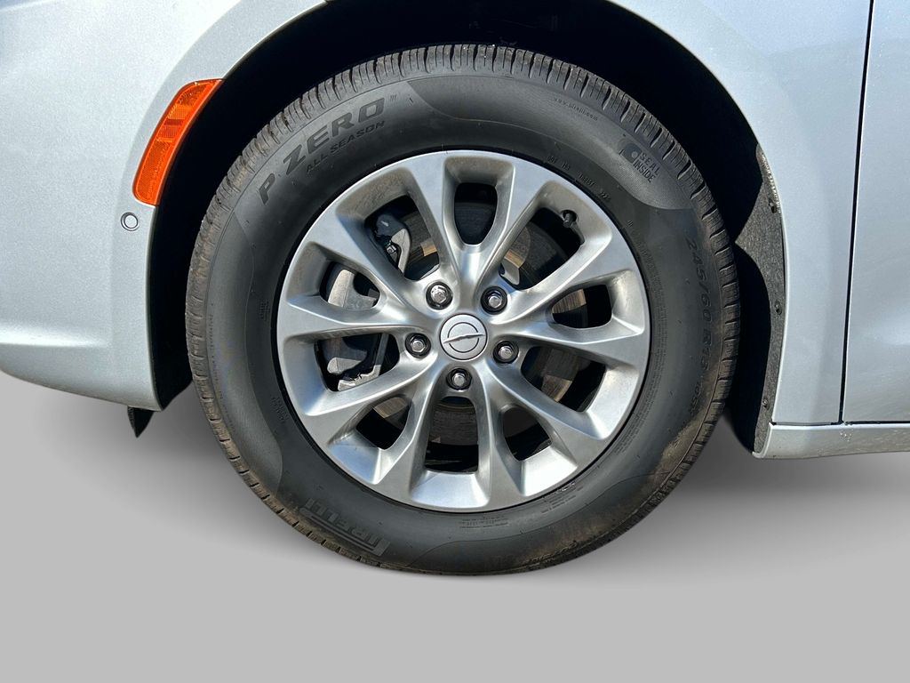 2026 Chrysler Pacifica Select - Photo 9