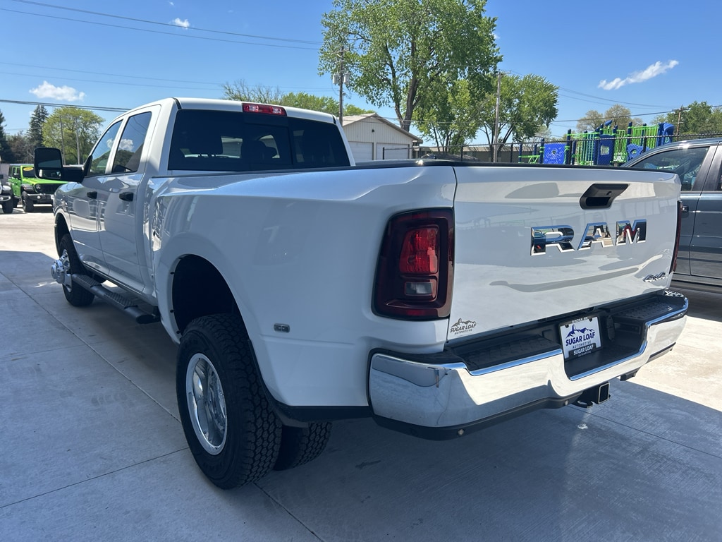 New 2026 Ram 3500 TRADESMAN CREW CAB 4X4 8' BOX Pickup