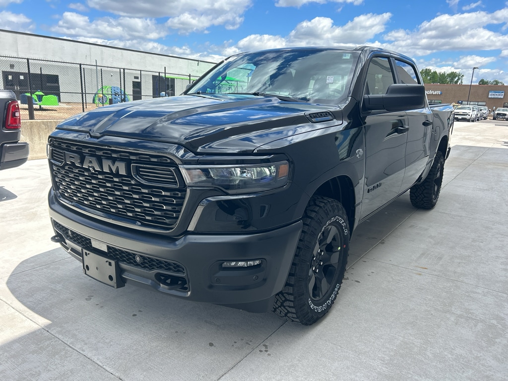New 2026 Ram 1500 WARLOCK CREW CAB 4X4 5'7 BOX Pickup