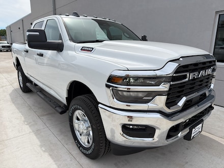 2026 Ram 2500 TRADESMAN CREW CAB 4X4 6'4 BOX Pickup