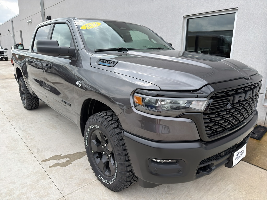 New 2026 Ram 1500 WARLOCK CREW CAB 4X4 5'7 BOX Pickup