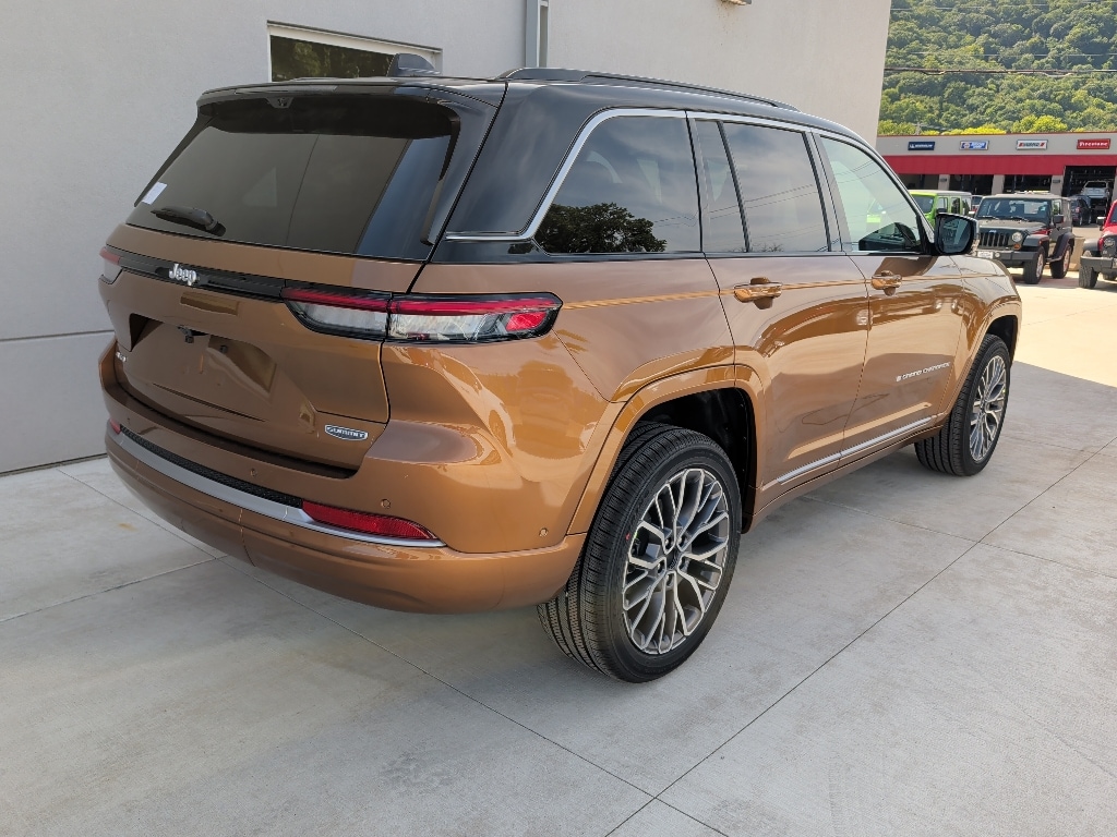 New 2027 Jeep Grand Cherokee SUMMIT 4X4 Sport Utility