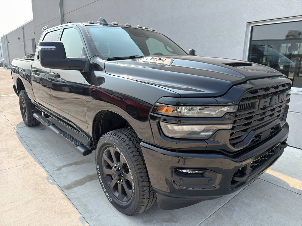 New 2026 Ram 2500 BLACK EXPRESS CREW CAB 4X4 6'4 BOX Pickup
