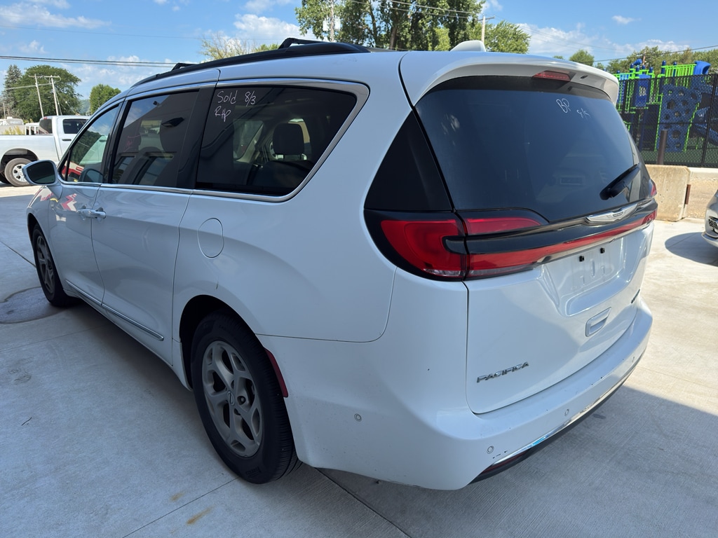 Used 2022 Chrysler Pacifica Limited Van Passenger Van