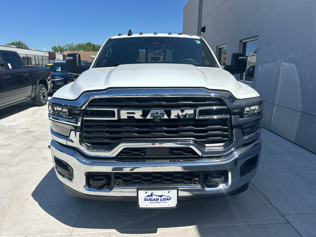 New 2026 Ram 3500 TRADESMAN CREW CAB 4X4 8' BOX Pickup