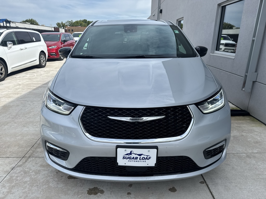 Used 2026 Chrysler Pacifica Limited with VIN 2C4RC1GG9TR221274 for sale in Winona, Minnesota