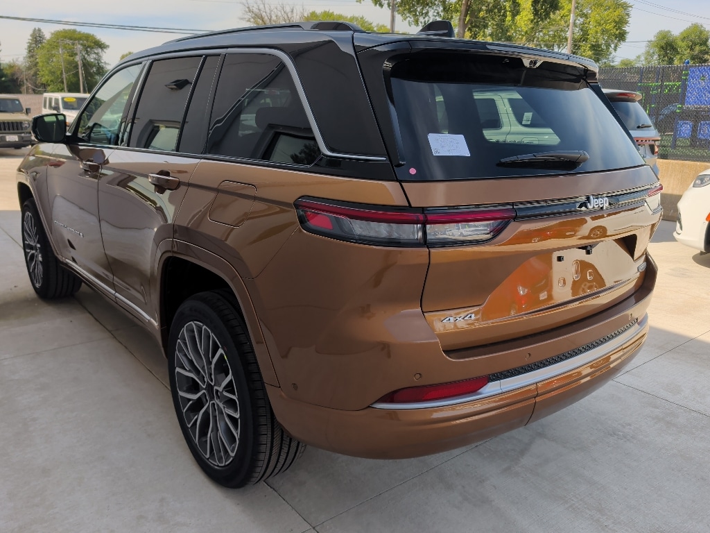 New 2027 Jeep Grand Cherokee SUMMIT 4X4 Sport Utility