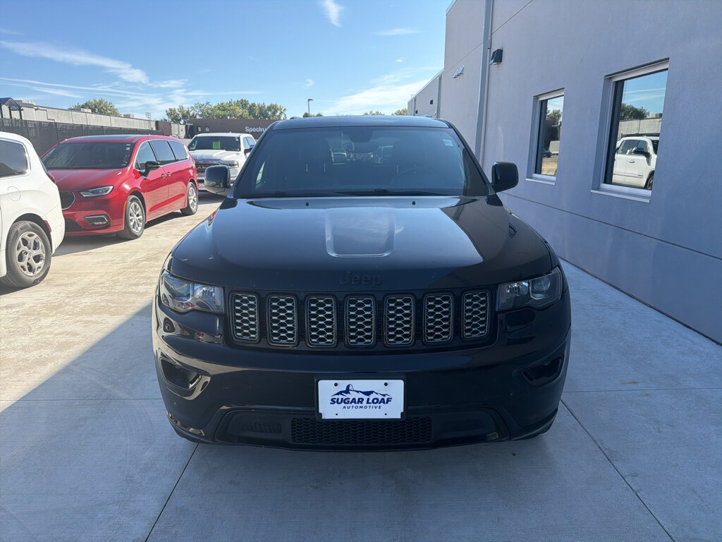 Used 2018 Jeep Grand Cherokee Altitude with VIN 1C4RJFAG8JC102598 for sale in Winona, Minnesota