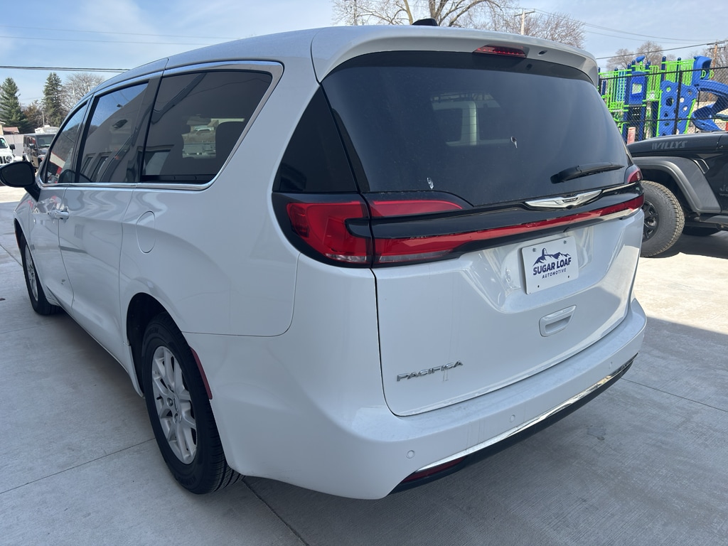 Used 2025 Chrysler Pacifica Select Van Passenger Van