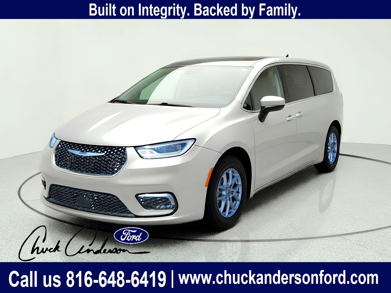 Used 2023 Chrysler Pacifica Touring L Van Passenger Van