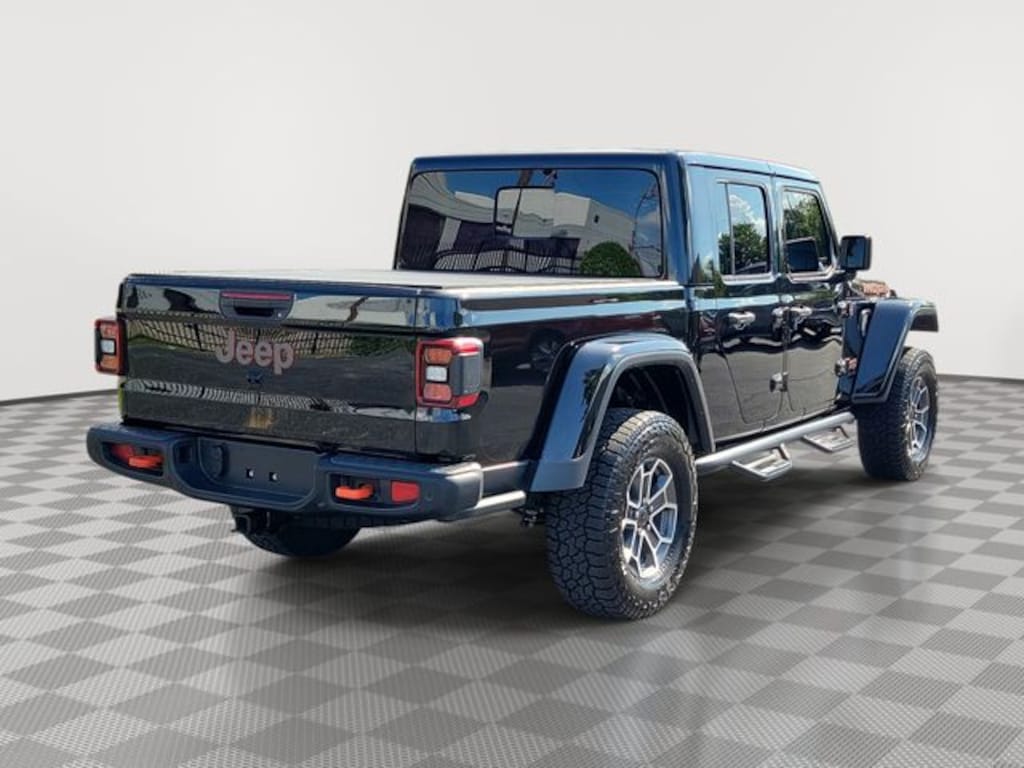 Used 2025 Jeep Gladiator Mojave Truck