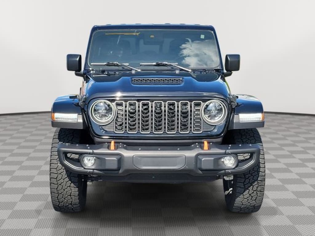 Used 2025 Jeep Gladiator Mojave Truck