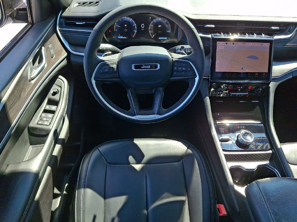Used 2025 Jeep Grand Cherokee Limited SUV