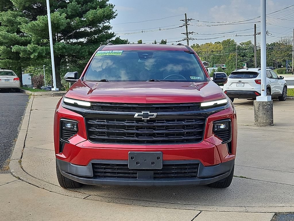 Used 2025 Chevrolet Traverse LT SUV