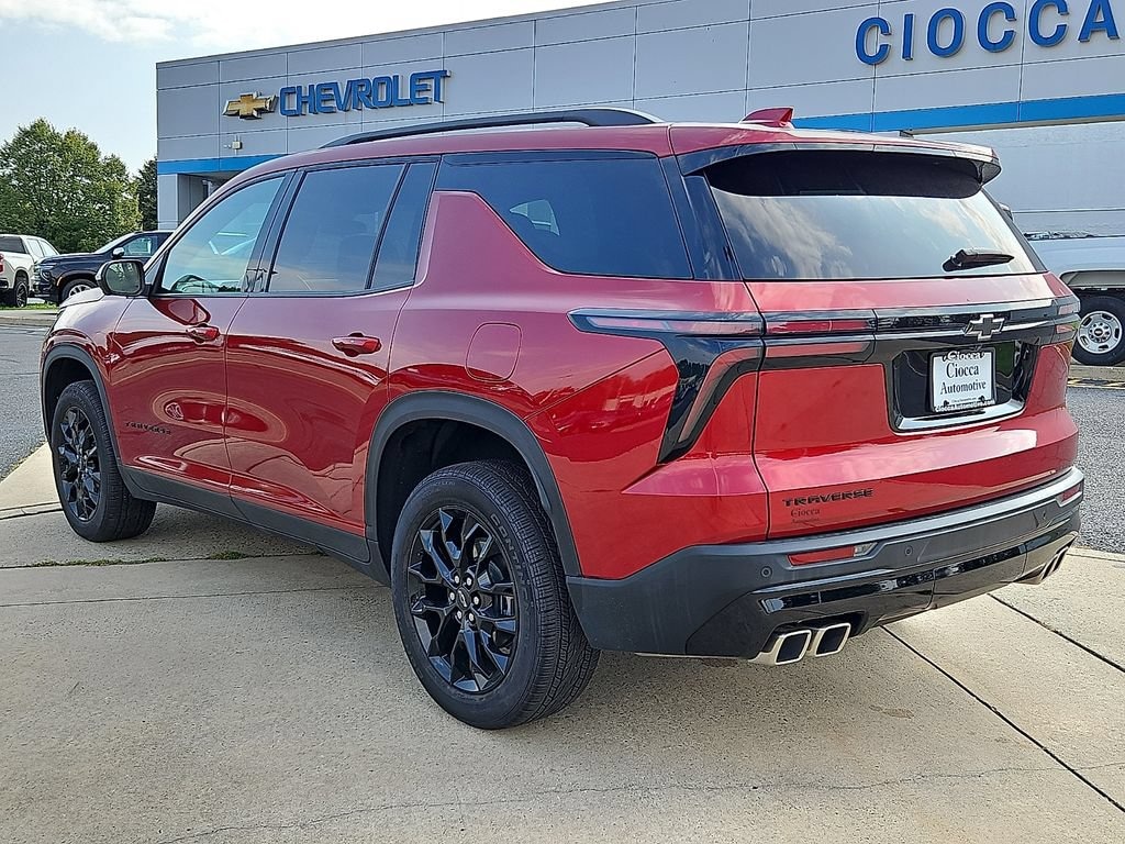 Used 2025 Chevrolet Traverse LT SUV