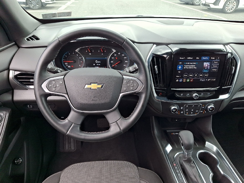 Used 2023 Chevrolet Traverse LT Cloth SUV