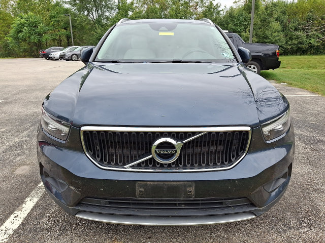 Used 2022 Volvo XC40 T5 AWD Momentum SUV